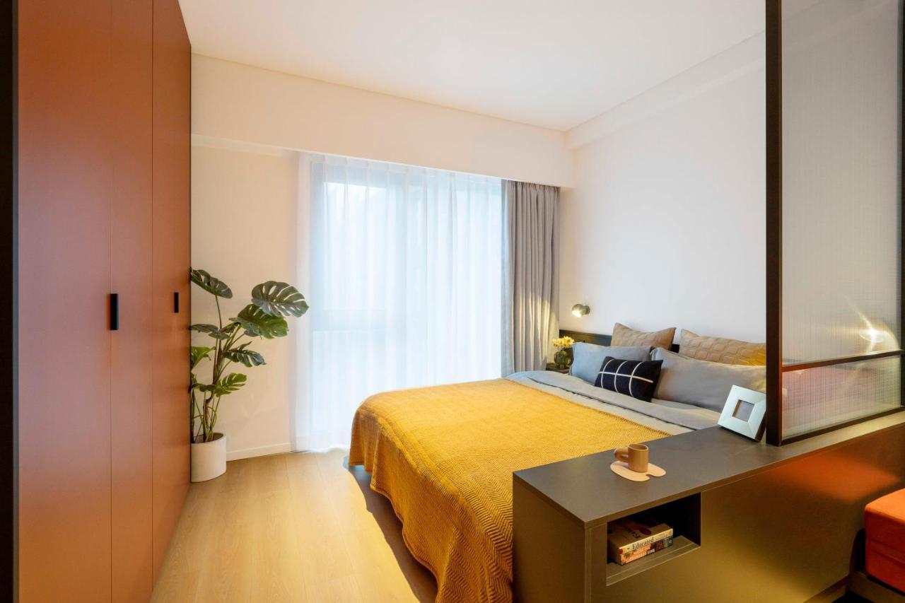 Base-Beijing Wangfujing Serviced Apartment- In Hutong &Bike Rental &Close To Forbidden City, Tian'Anmen Square &Subway Nearby &Free Coffee &Washing Machine,Kitchen &Restaurant Discount &English Speaking &High Speed Free Wifi Ngoại thất bức ảnh Bedroom