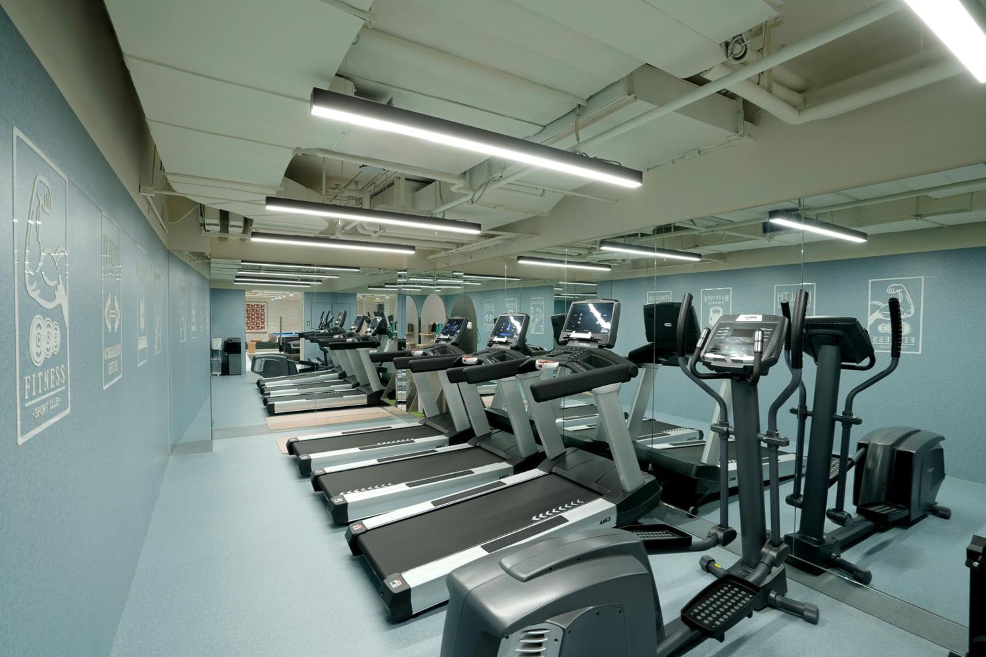 Base-Beijing Wangfujing Serviced Apartment- In Hutong &Bike Rental &Close To Forbidden City, Tian'Anmen Square &Subway Nearby &Free Coffee &Washing Machine,Kitchen &Restaurant Discount &English Speaking &High Speed Free Wifi Ngoại thất bức ảnh The gym at the National Olympic Training Centre
