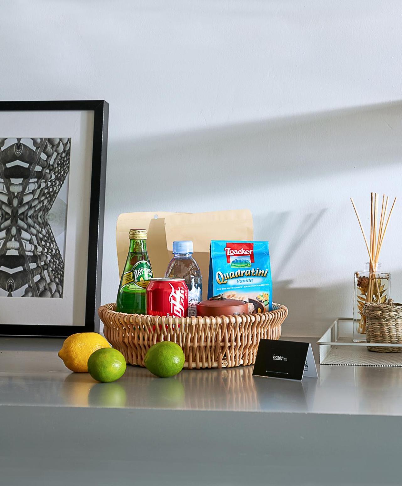 Base-Beijing Wangfujing Serviced Apartment- In Hutong &Bike Rental &Close To Forbidden City, Tian'Anmen Square &Subway Nearby &Free Coffee &Washing Machine,Kitchen &Restaurant Discount &English Speaking &High Speed Free Wifi Ngoại thất bức ảnh